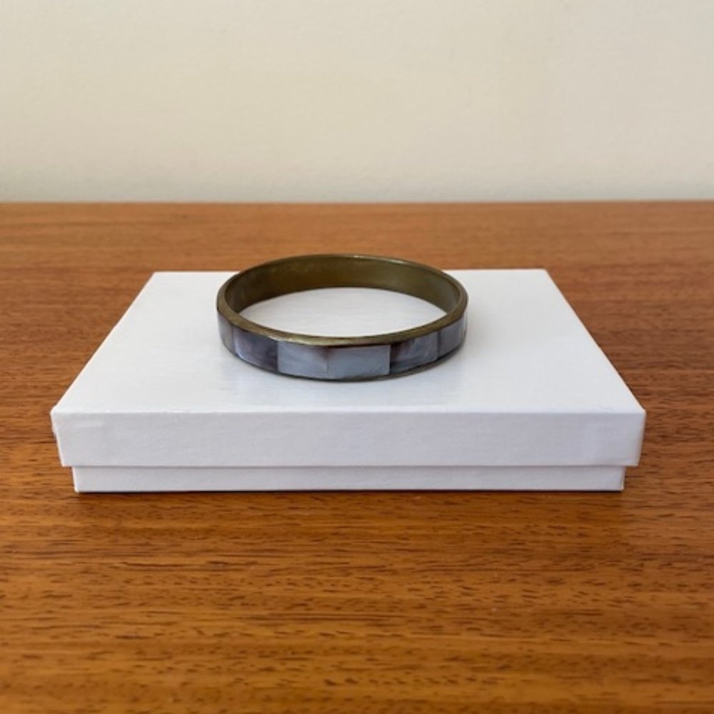 Bracelet with violet purple inlay